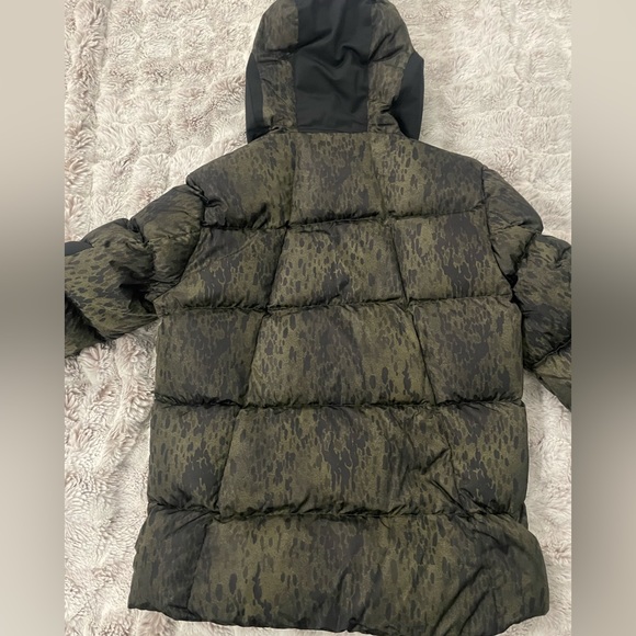 Moncler Rare Obert Giubbotto Jacket in Leopard Sz 2 - Picture 3 of 16